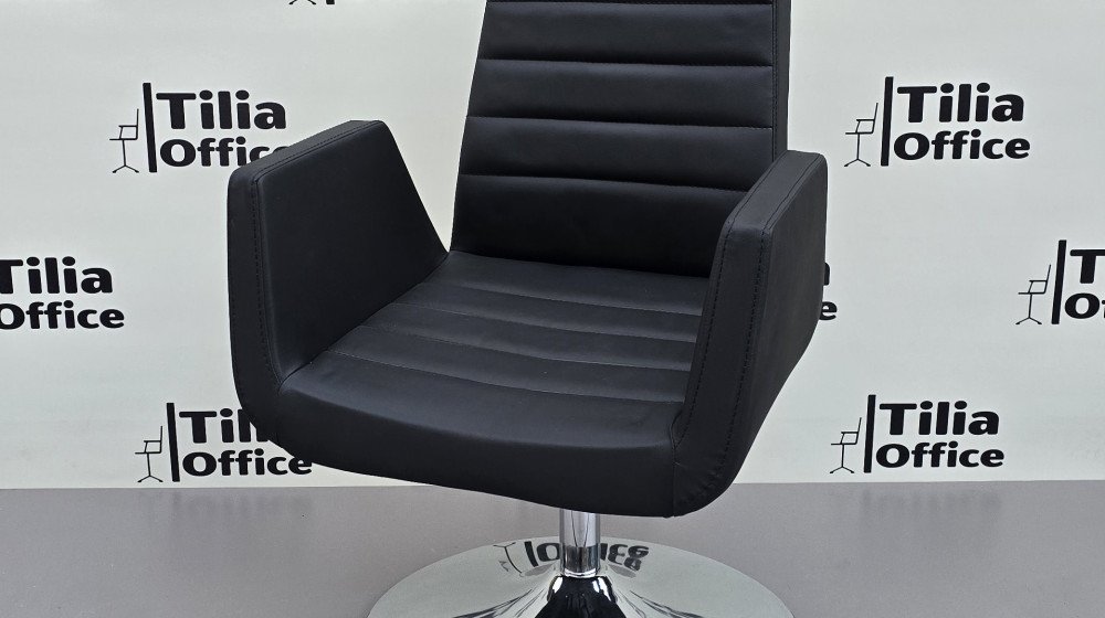 Maria Bekleme Koltuğu Siyah Tepsi Ayak